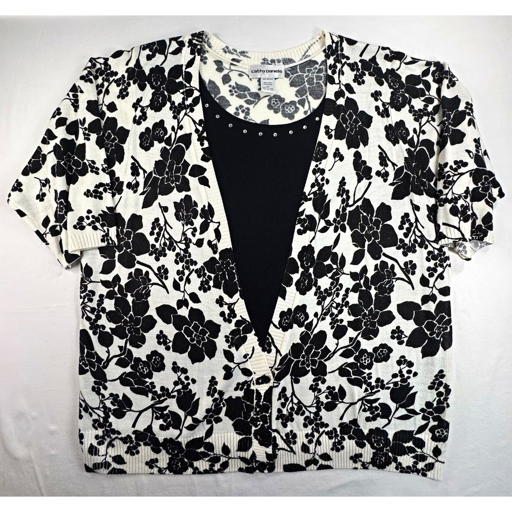 Cathy Daniels Women's 3X Plus Black White Floral Knit V-Neck Button Cardigan